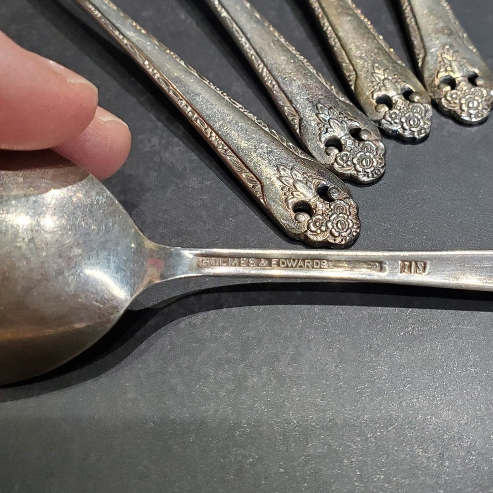 Holmes & Edwards Vintage Silverplate Spoons and Forks Set "Lovely Lady" Pattern - Picture 6 of 6